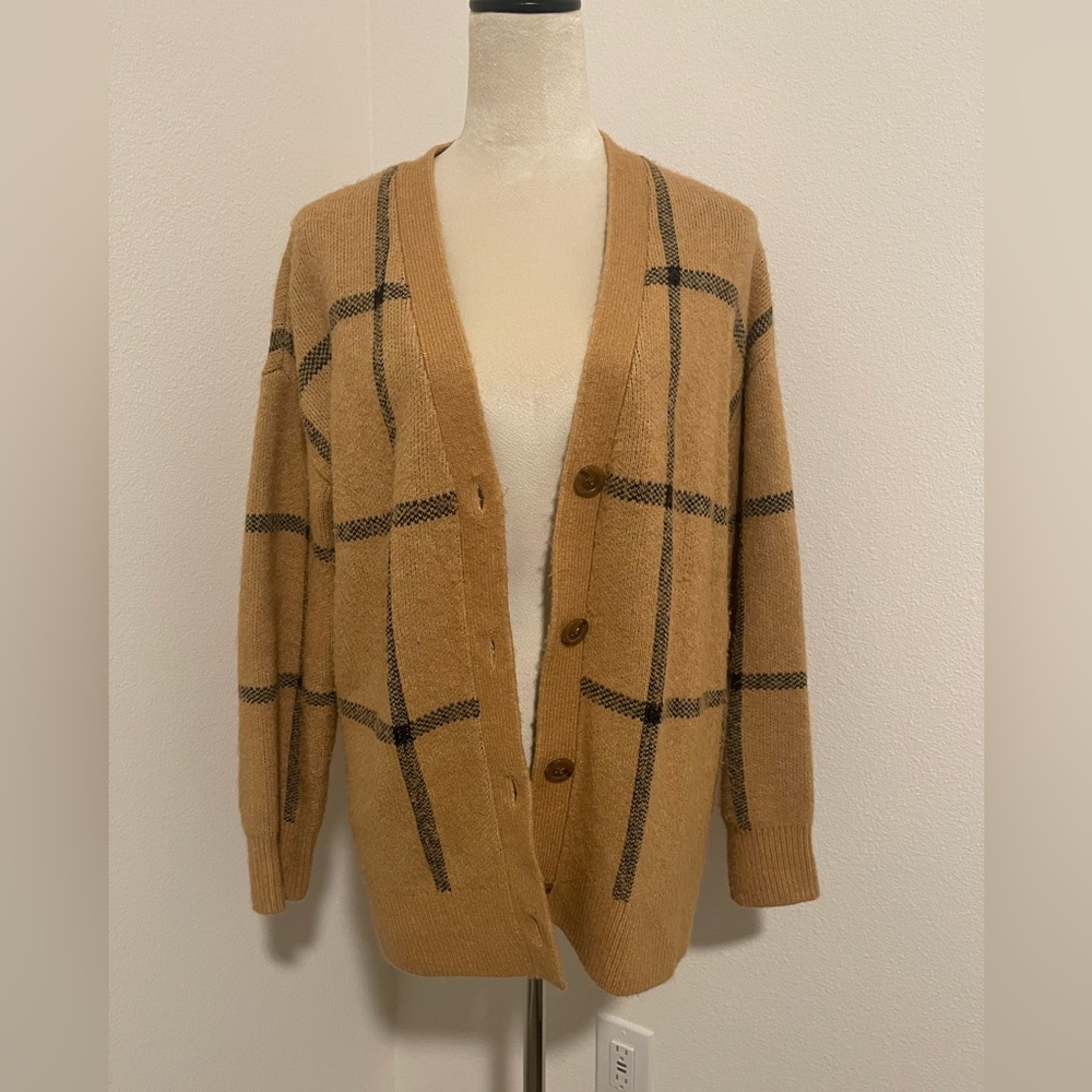 Cardigan sweater